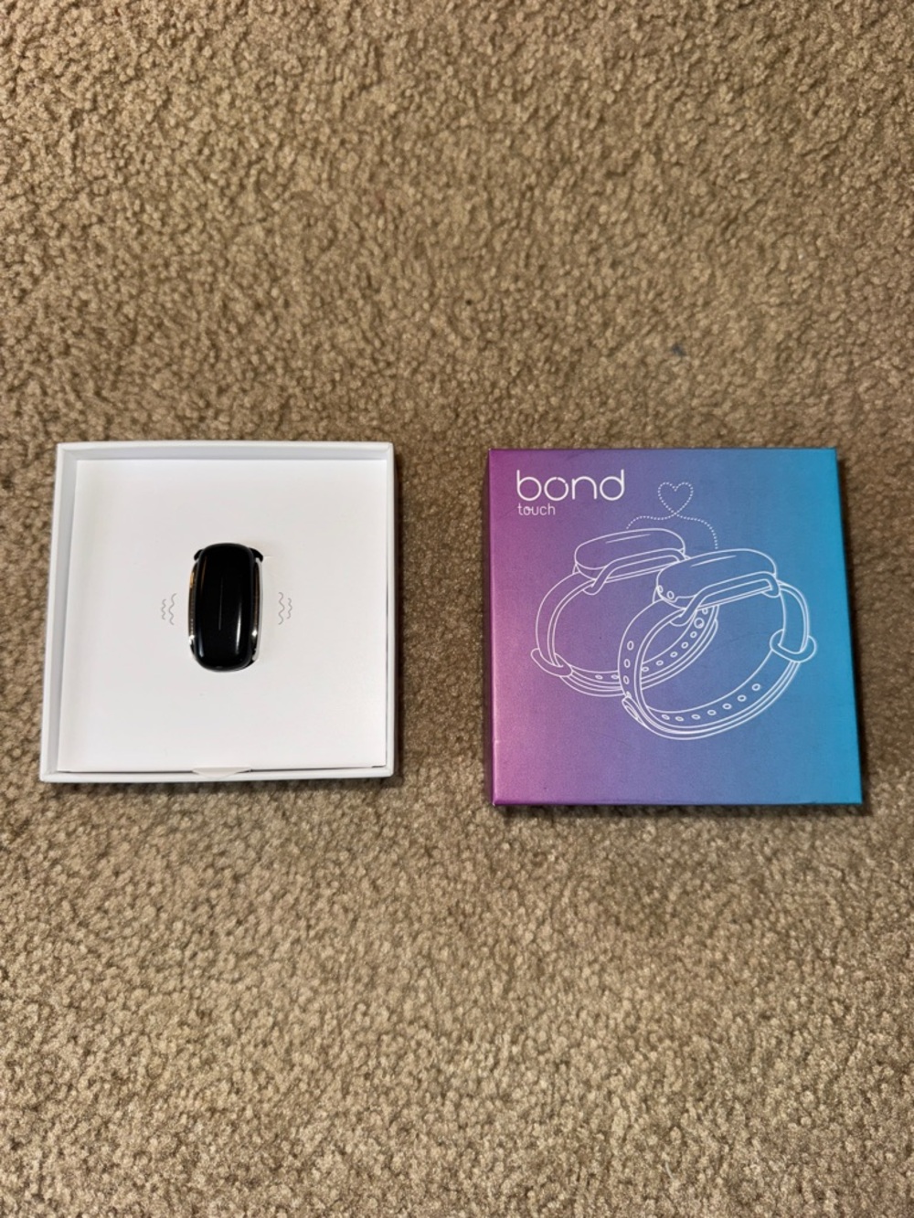 Bonds Touch Smart Ring/Tracker in Black with Gradient Purple-Blue Box